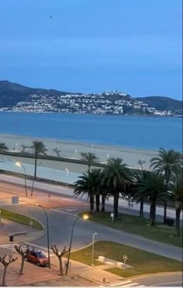 Apartamento Con Magnificas Vistas Al Mar - Wifi Gratis Empuriabrava Kültér fotó